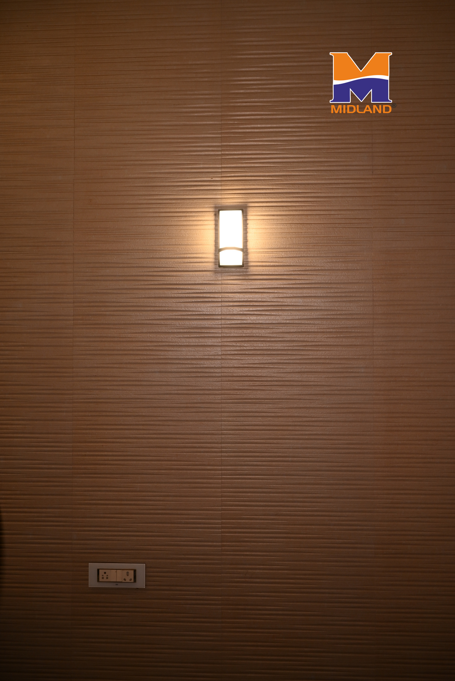 MIDLAND 15W BULKHEAD ONE-LINER LED WALL LIGHT