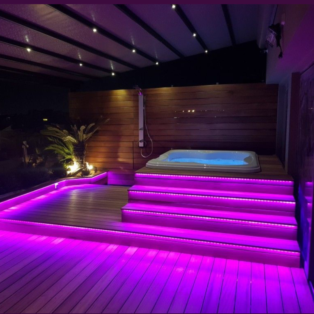 COLOURED LED ROPE LIGHT UNIBRIGHT 220V 20 METER ROLL